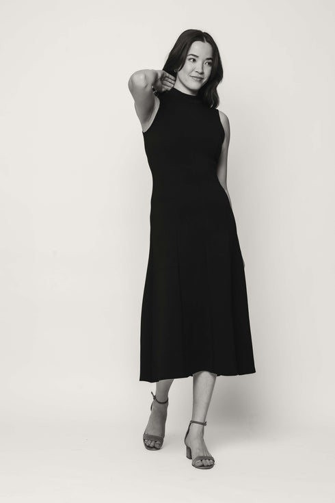 Laura SAMPLE - Funnel Neck Midi Dress